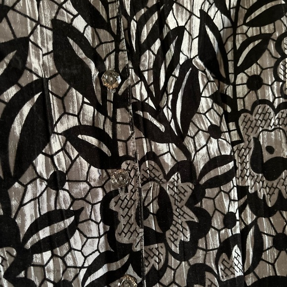 Harve Benard classic silky shine crinkle gray, velvet touch details blouse - Picture 8 of 8